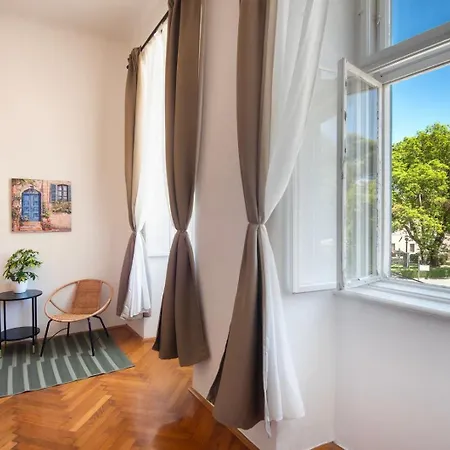 Aaa Apartments & Rooms With Free Private Parking
