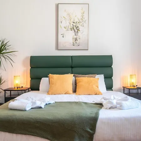 Aaa Apartments & Rooms With Free Private Parking Apartment