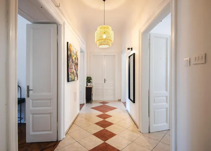 Apartment Aaa & With Free Parking