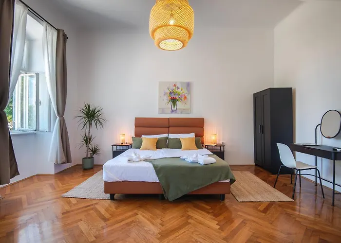 Apartment Aaa & With Free Parking *